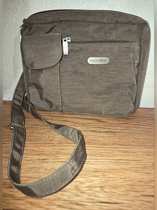 Baggallini Handbags - Brown Nylon Baggallini Crossbody bag featuring multiple exterior zipper pockets